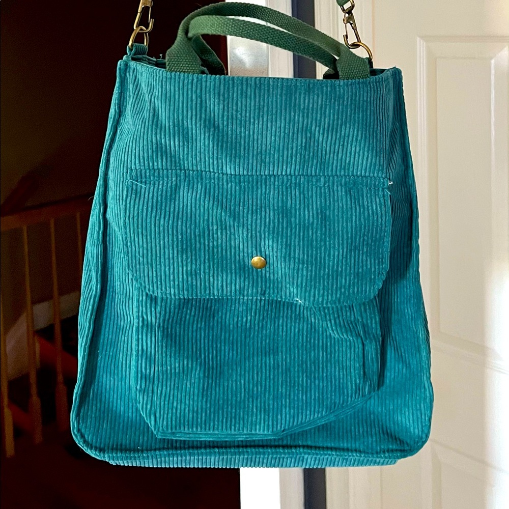 Fun 90s style shoulder purse!